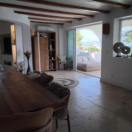 Beautiful Ibiza-style Vila *