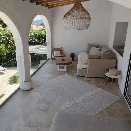 Vila Beautiful Ibiza-style Denia