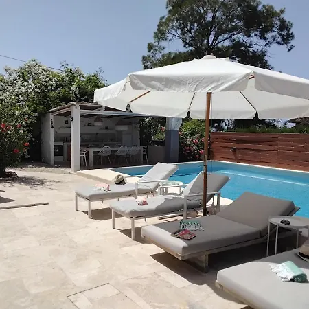 Beautiful Ibiza-style Vila *